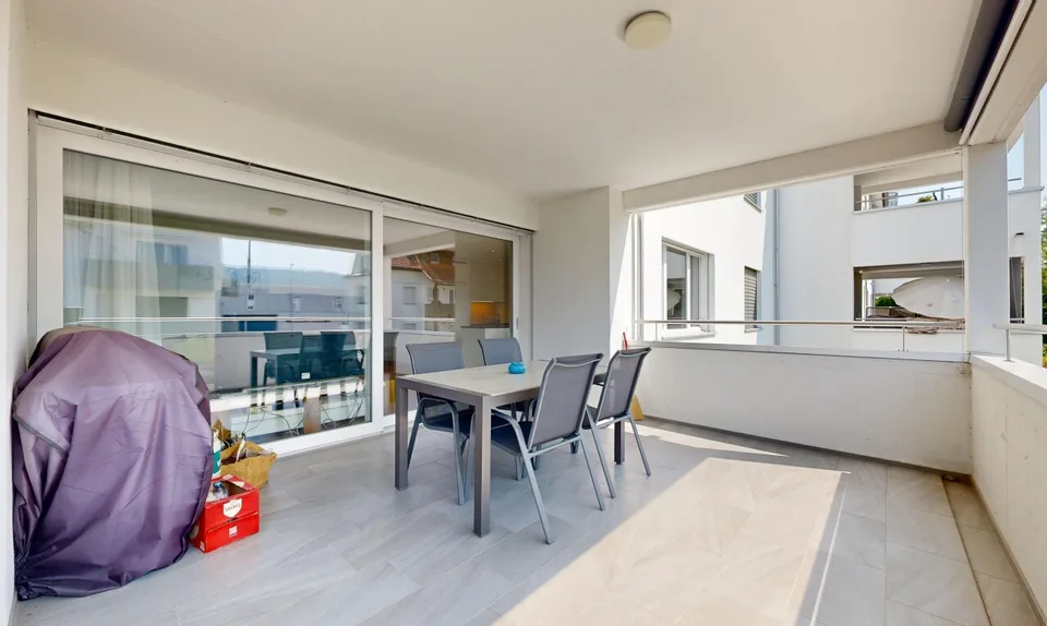 Gepflegte 4.5-Zimmer WHG mit grosszügigem Balkon und zwei TG-Plätzen