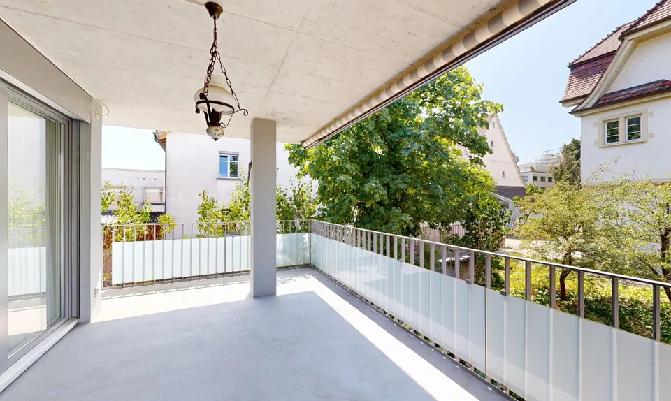 Ampio appartamento in proprietà con balcone di 27 m² in una zona residenziale tranquilla