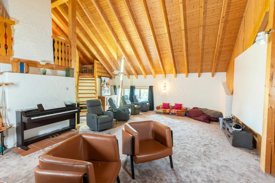 Maison appenzelloise rénovée très généreuse avec une intimité absolue