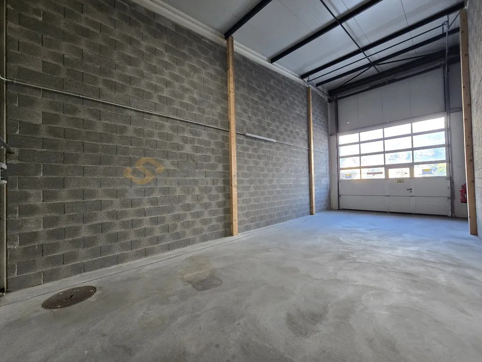 60m² Streetbox for rent - Box n°6 - First rent offered