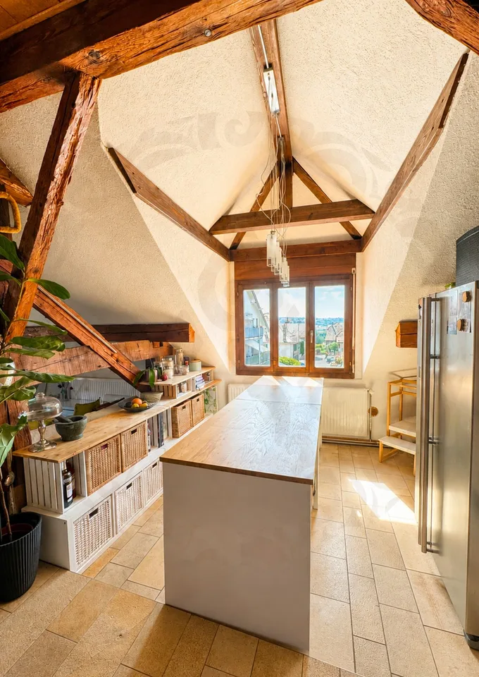 Dorfhaus mit 2 Wohnungen in Pailly