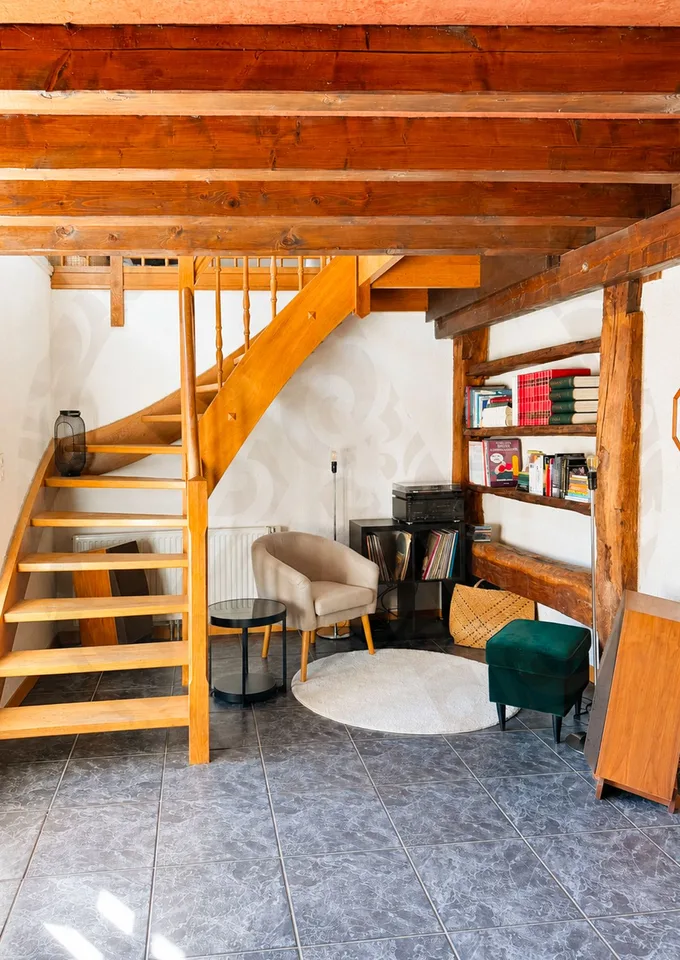Dorfhaus mit 2 Wohnungen in Pailly