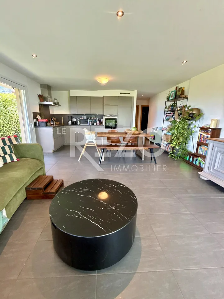 Wunderschöne 3,5-Zimmer-Wohnung mit großer Terrasse, Garten und Panoramablick. SAVIÈSE, VS