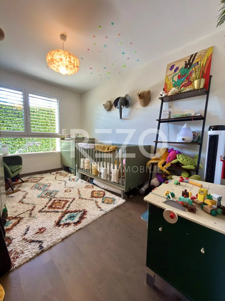 Wunderschöne 3,5-Zimmer-Wohnung mit großer Terrasse, Garten und Panoramablick. SAVIÈSE, VS