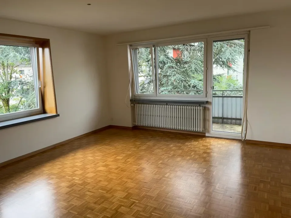 Frisch sanierte, helle und grosse Wohnung in ruhigem Quartier – Foto 10 von 13