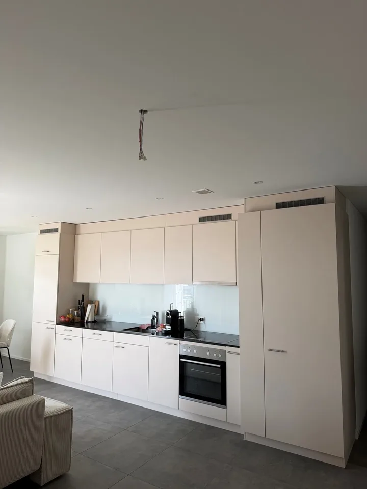 Helle und moderne Wohnung in Höri mit Balkon!