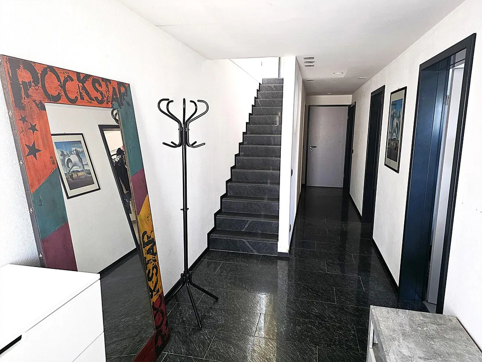 Spacious Single-Family House in Castione