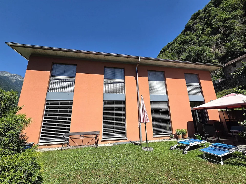 Spacious Single-Family House in Castione