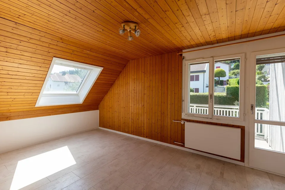 Freistehendes 6.5-Zimmer Einfamilienhaus an ruhiger Lage