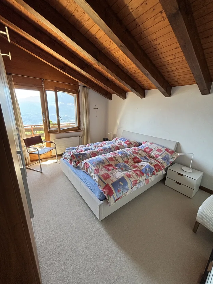Charming house with panoramic views and private studio