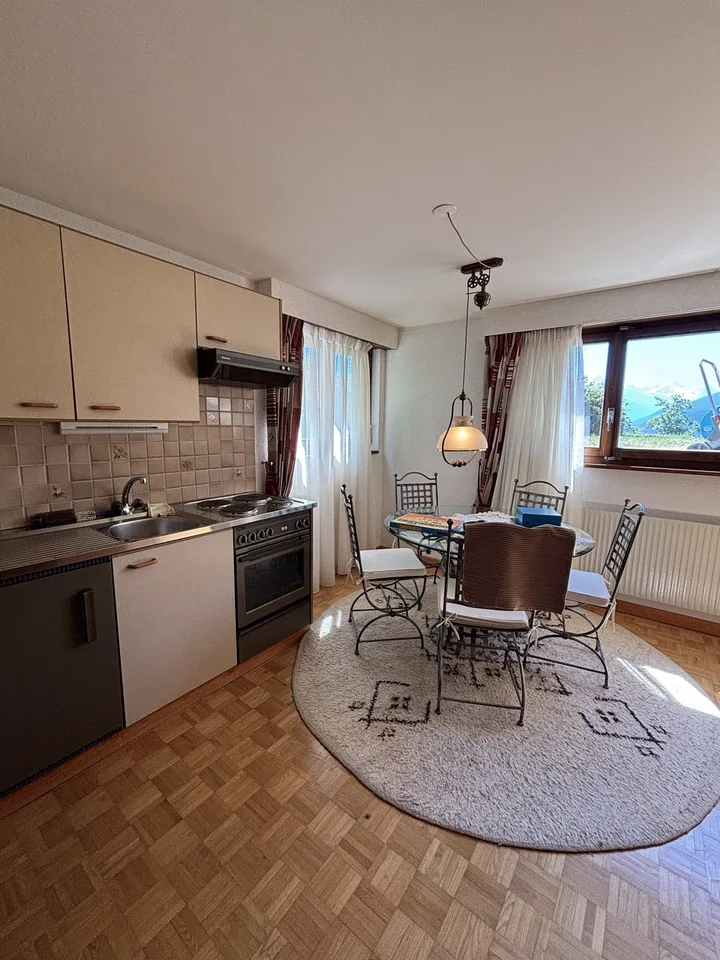 Charming house with panoramic views and private studio