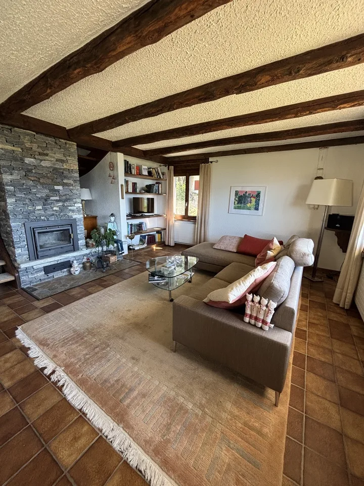 Charming house with panoramic views and private studio
