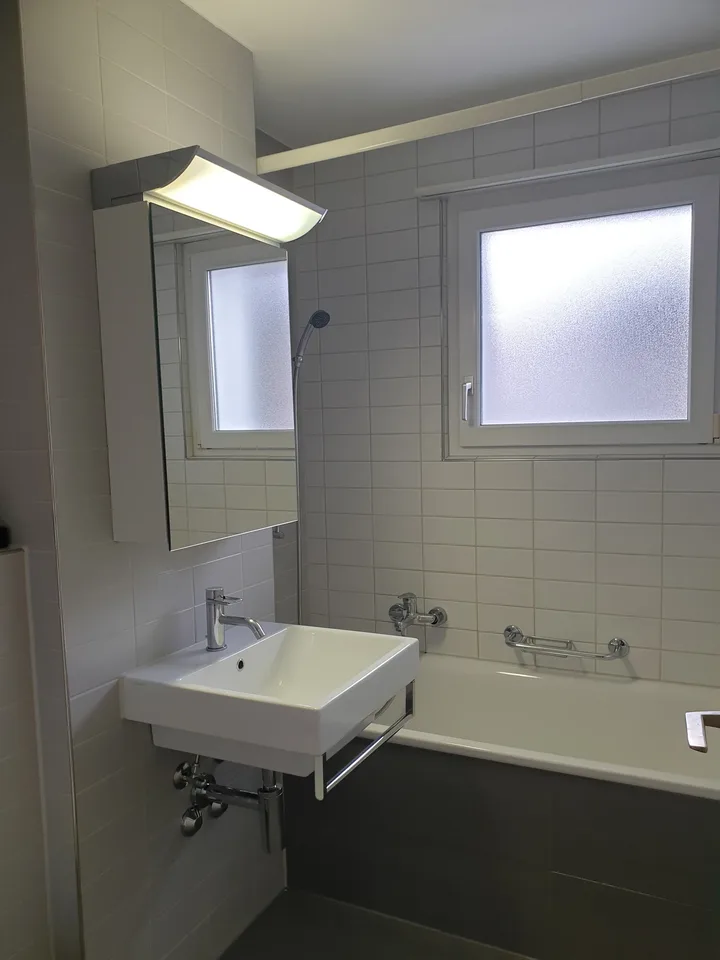 3,5-Zimmerwohnung im 2.OG zu vermieten.