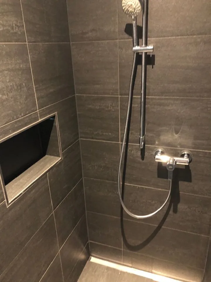 Camera luminosa con bagno privato in affitto, vicino alla natura con vista a Müllheim