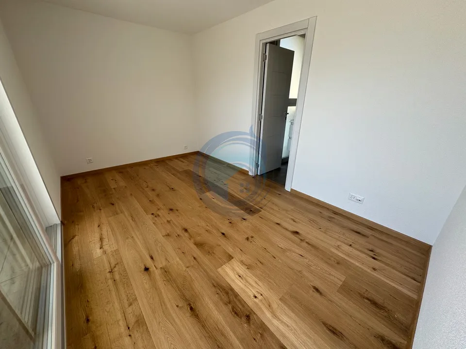 APPARTAMENTO ATTICO DI 2,5 LOCALI CON VISTA PANORAMICA SUL LAGO – foto 6 di 12