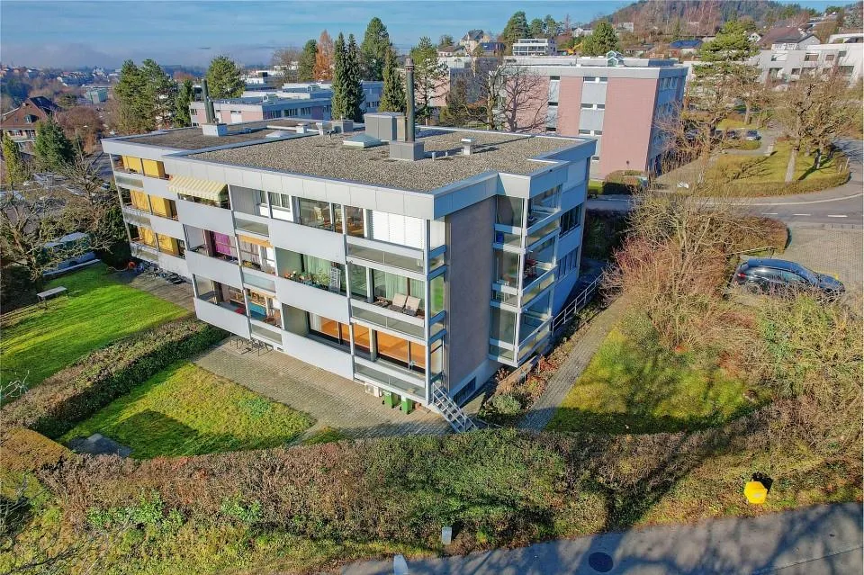 Stilvolle 4½-Zimmerwohnung mit beheiztem Bastelraum an beliebter Lage in Bolligen