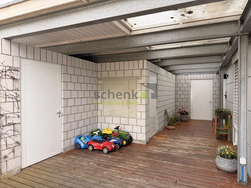 5.5-ROOM SINGLE-FAMILY HOUSE WITH HEATED CONSERVATORY AND GARDEN IDYLL