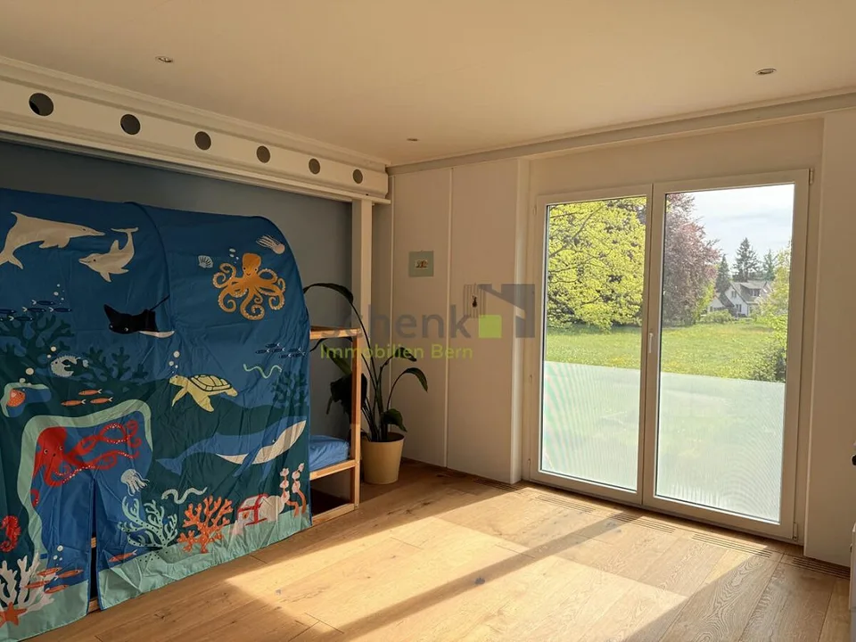 5.5-ROOM SINGLE-FAMILY HOUSE WITH HEATED CONSERVATORY AND GARDEN IDYLL