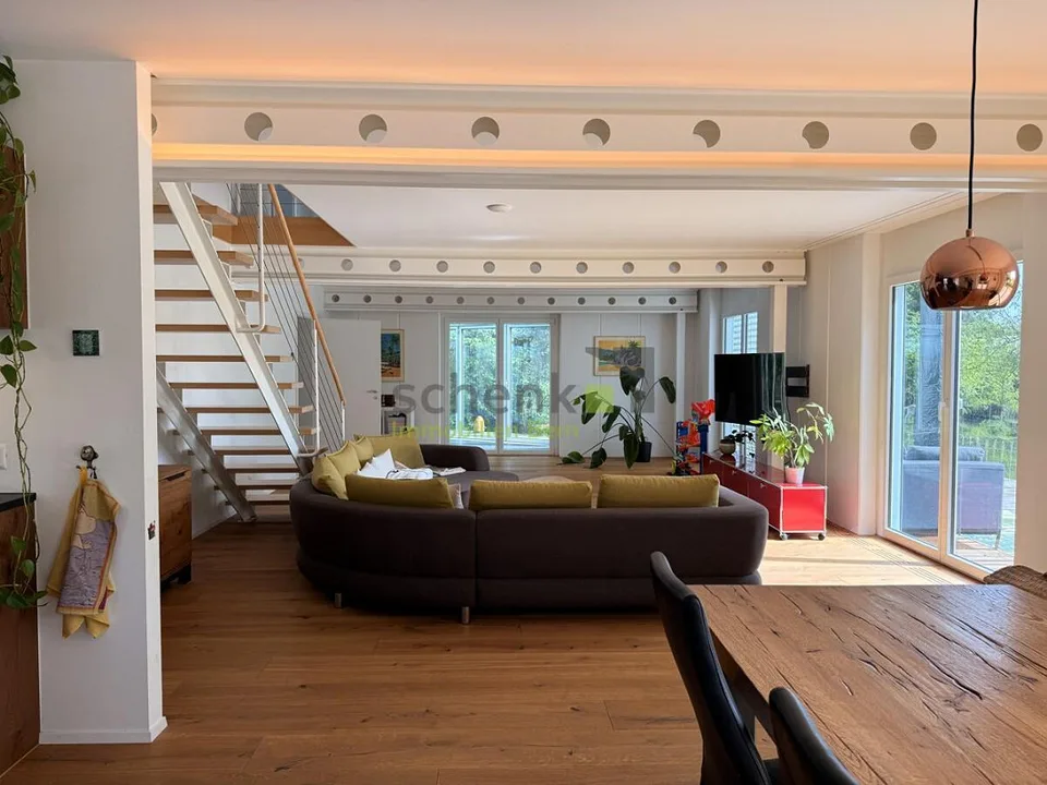 5.5-ROOM SINGLE-FAMILY HOUSE WITH HEATED CONSERVATORY AND GARDEN IDYLL