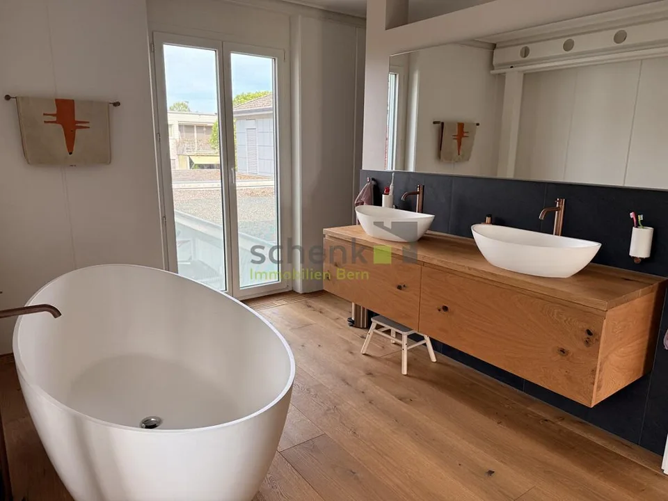 5.5-ROOM SINGLE-FAMILY HOUSE WITH HEATED CONSERVATORY AND GARDEN IDYLL