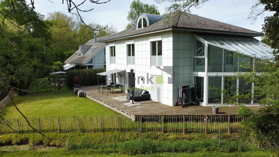 5.5-ROOM SINGLE-FAMILY HOUSE WITH HEATED CONSERVATORY AND GARDEN IDYLL