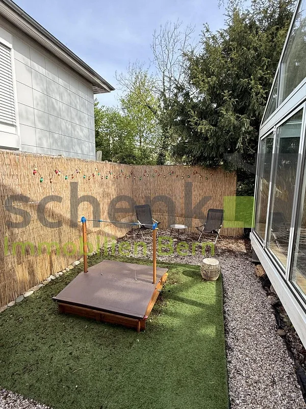 5.5-ROOM SINGLE-FAMILY HOUSE WITH HEATED CONSERVATORY AND GARDEN IDYLL