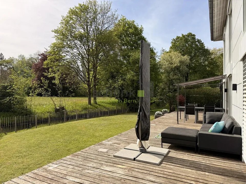 5.5-ROOM SINGLE-FAMILY HOUSE WITH HEATED CONSERVATORY AND GARDEN IDYLL