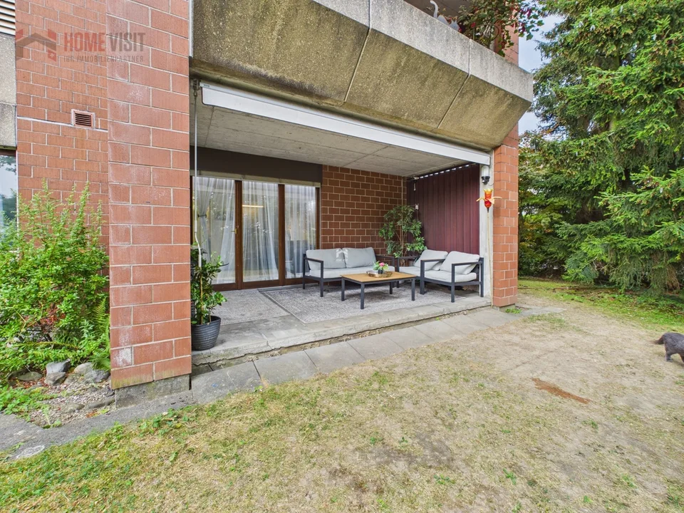 Appartement de jardin élégant de 4,5 pièces avec jardin et terrasse