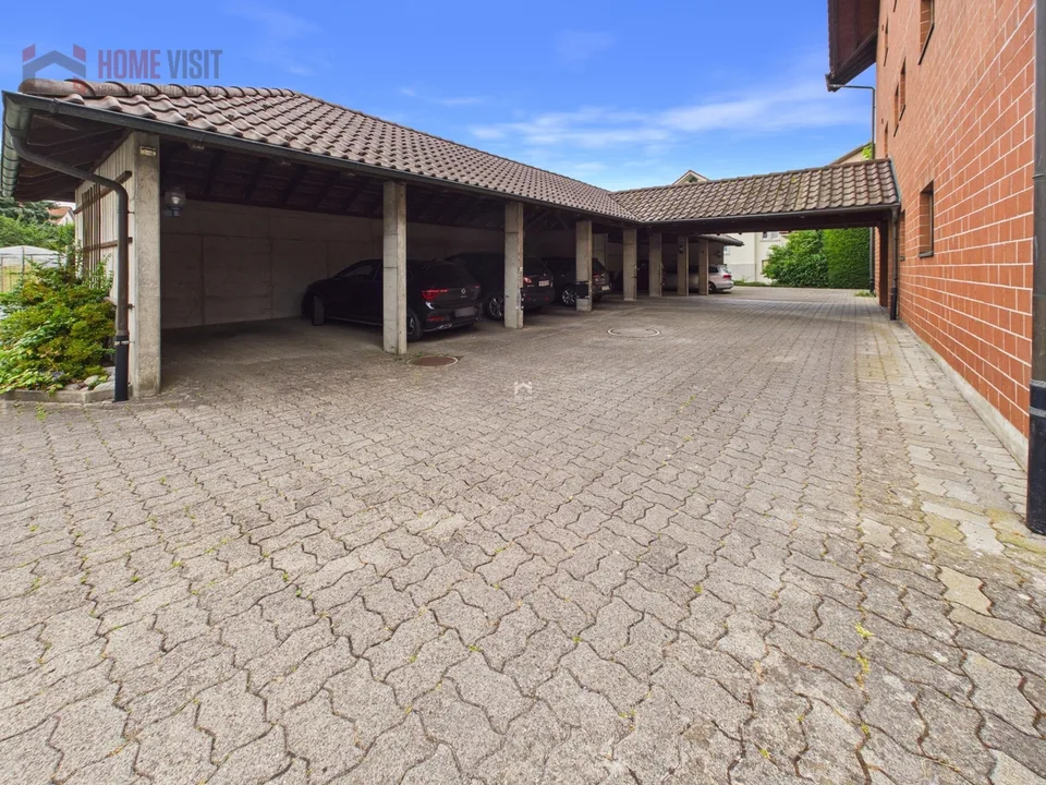 Appartement de jardin élégant de 4,5 pièces avec jardin et terrasse