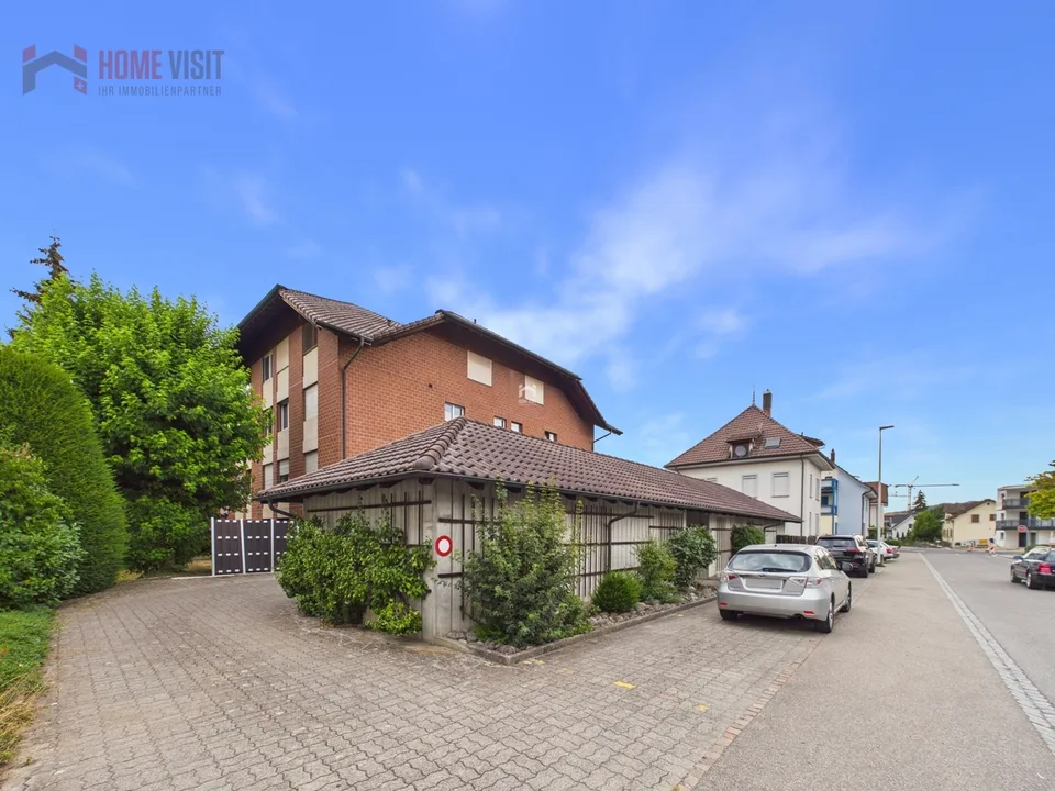 Appartement de jardin élégant de 4,5 pièces avec jardin et terrasse