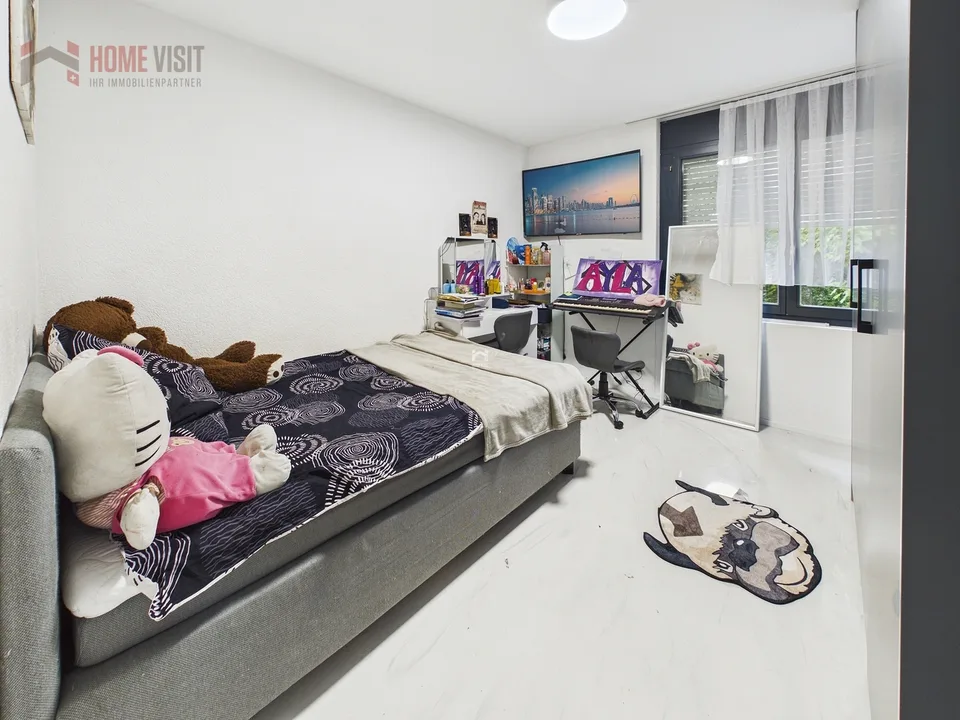 Appartement de jardin élégant de 4,5 pièces avec jardin et terrasse