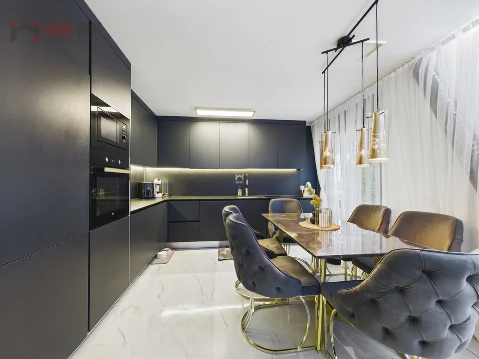 Appartement de jardin élégant de 4,5 pièces avec jardin et terrasse