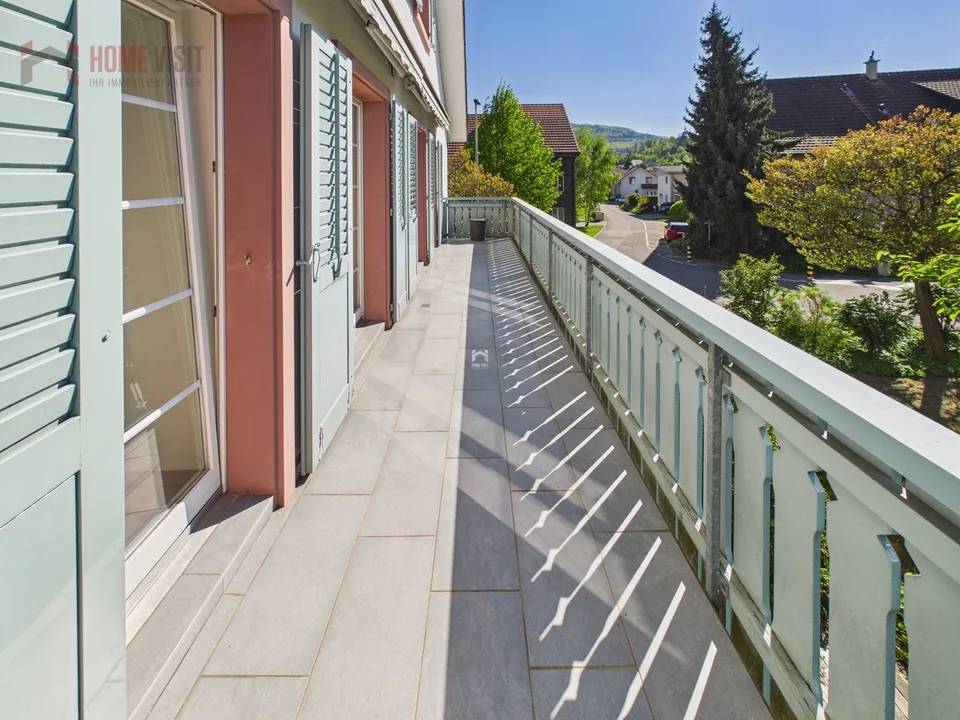 Stilvolle 3.5-Zimmer-Wohnung mit grossem Balkon