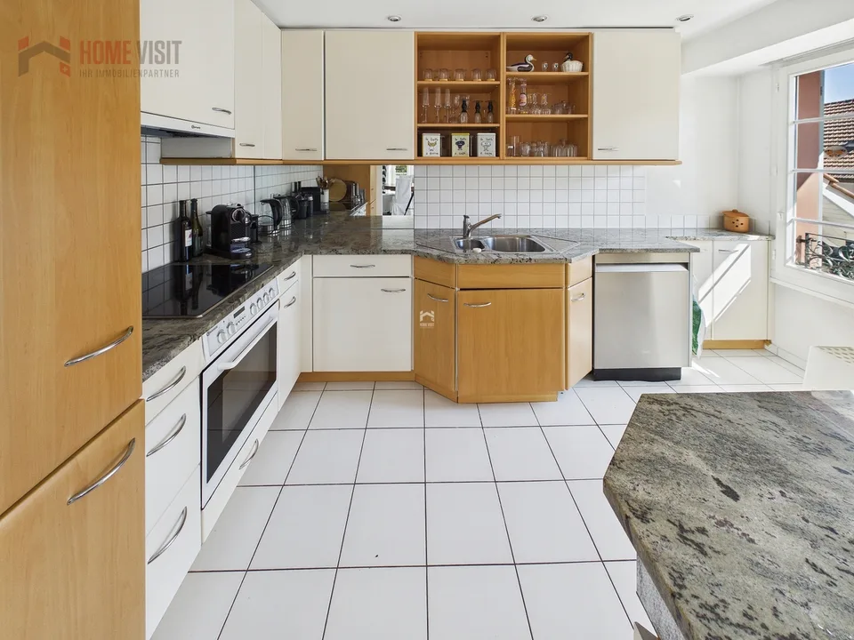 Stilvolle 3.5-Zimmer-Wohnung mit grossem Balkon