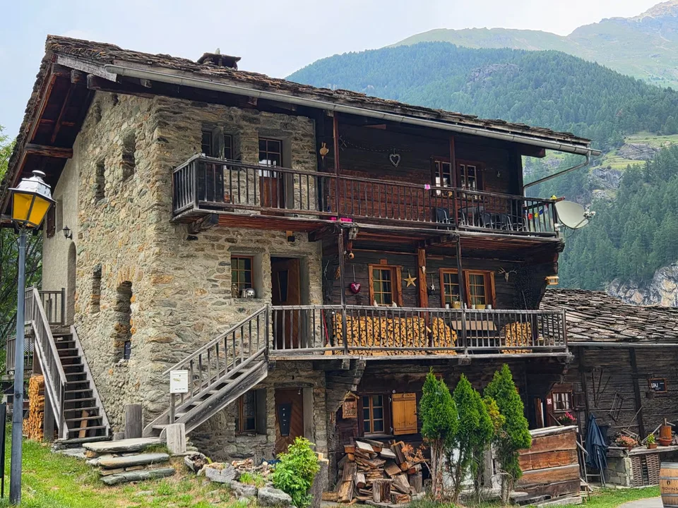 Gemütliche Wohnung in authentischem Dorfhaus - Lannaz/Evolène - 70 m2 – Foto 2 von 15