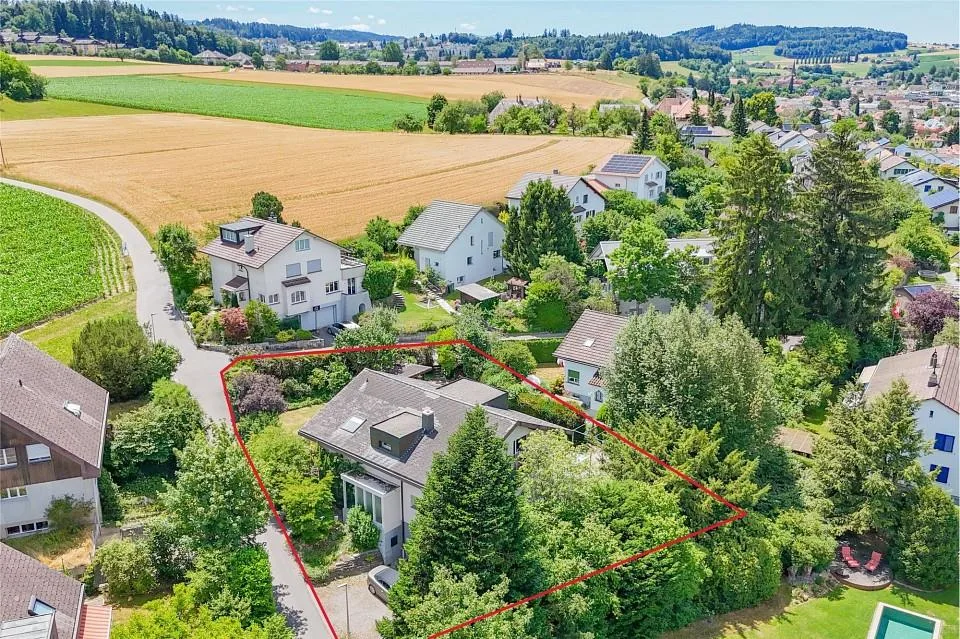 Living in a beautiful quiet location in Spiegel near Bern
