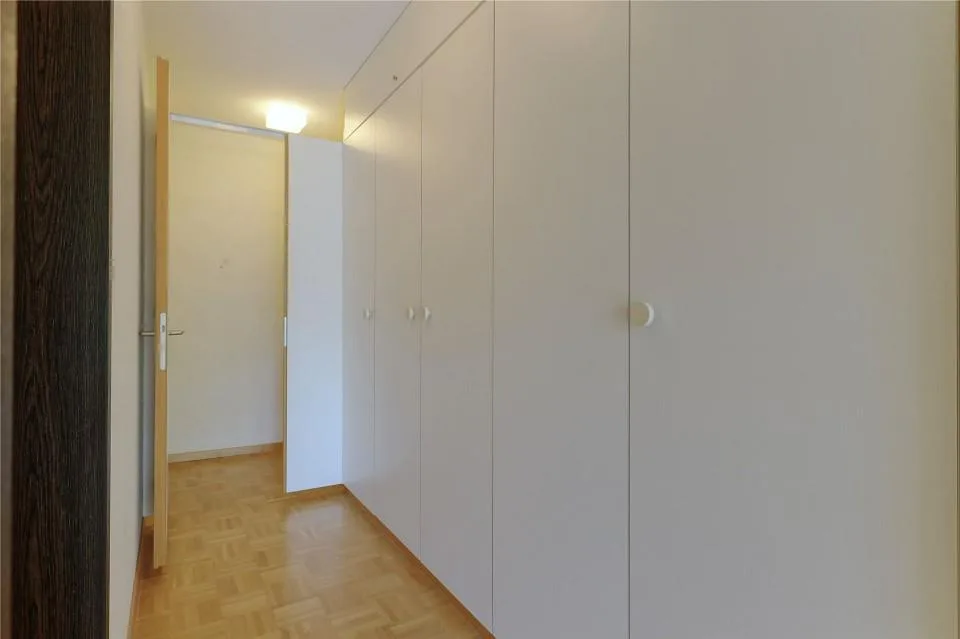 Maison de terrasse de 5 pièces avec terrasse généreuse et potentiel