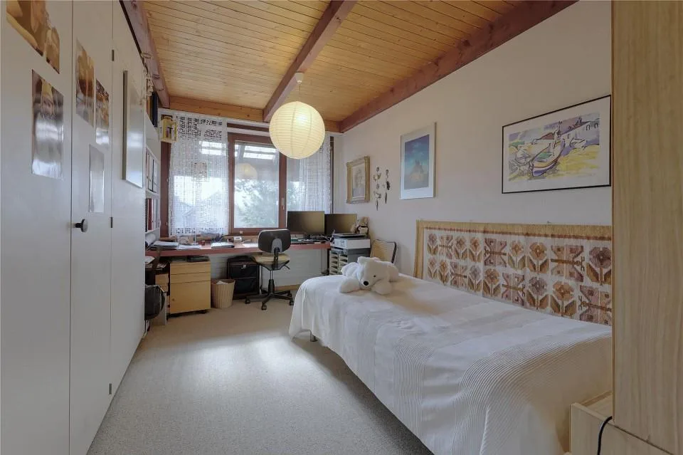 Casa a schiera angolare 5½ locali con potenziale e bel giardino