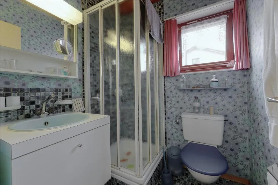 Casa a schiera angolare 5½ locali con potenziale e bel giardino