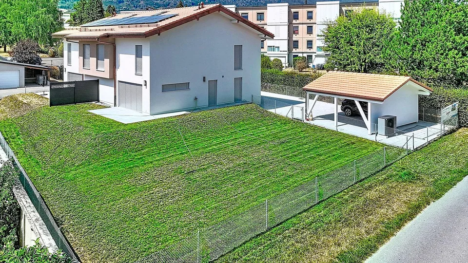 Villa bifamiliale avec 7 chambres et jardin