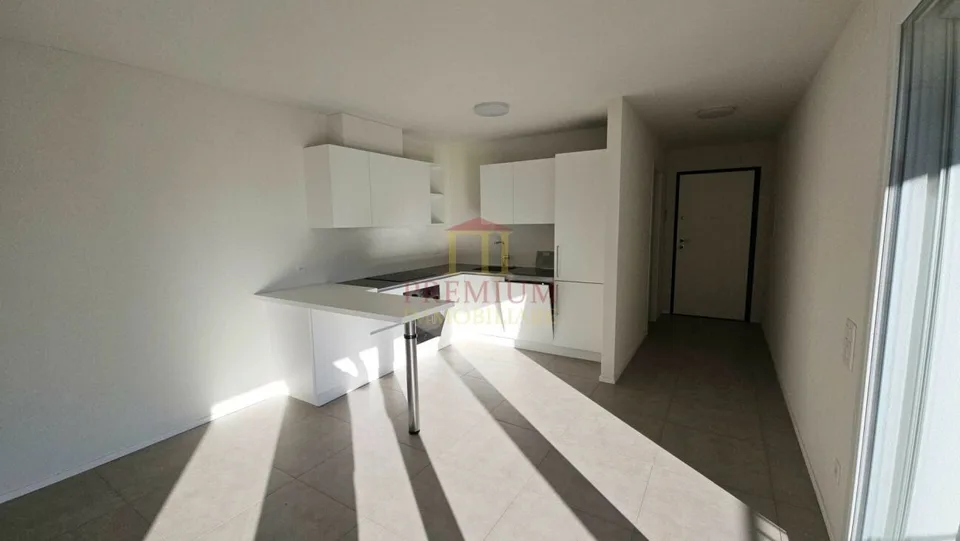 AMPIO 4.5 LOCALI IN AFFITTO