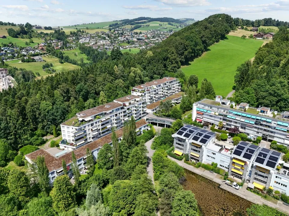 Appartamento 5.5 stanze con due balconi e vista sul Pilatus