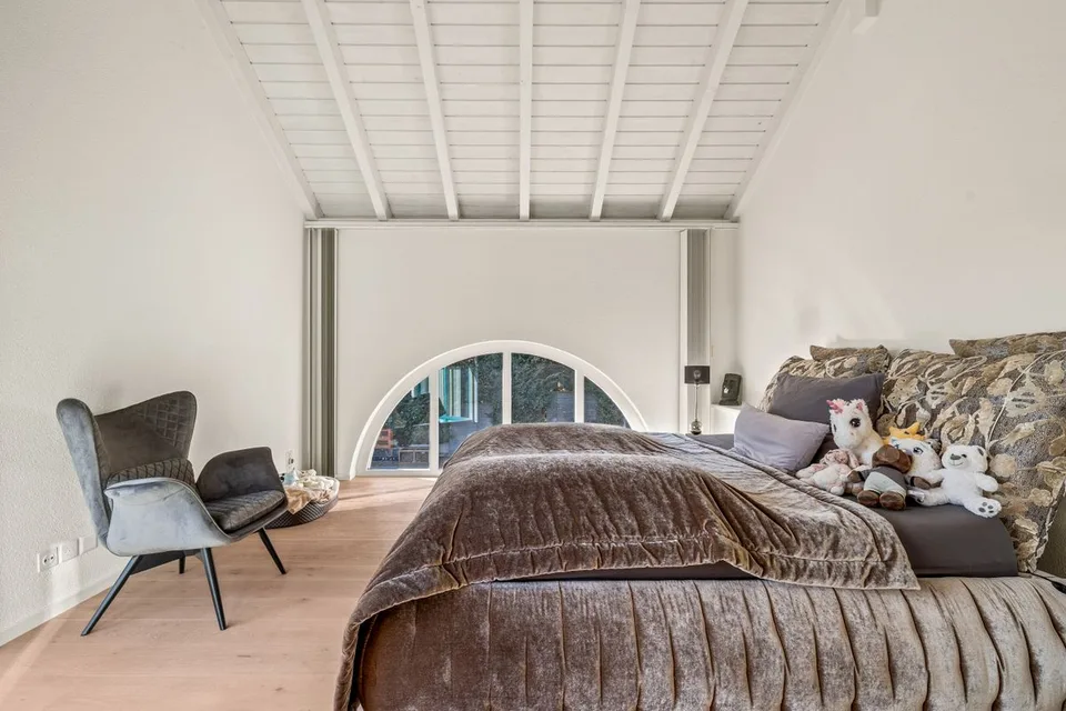 EXKLUSIVE VILLA MIT POOL | 285 m² WOHNFLÄCHE | 1'058 m² GRUNDSTÜCK