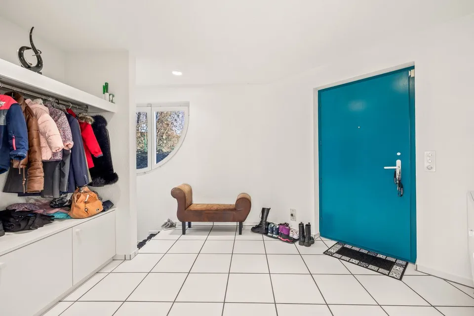 EXKLUSIVE VILLA MIT POOL | 285 m² WOHNFLÄCHE | 1'058 m² GRUNDSTÜCK