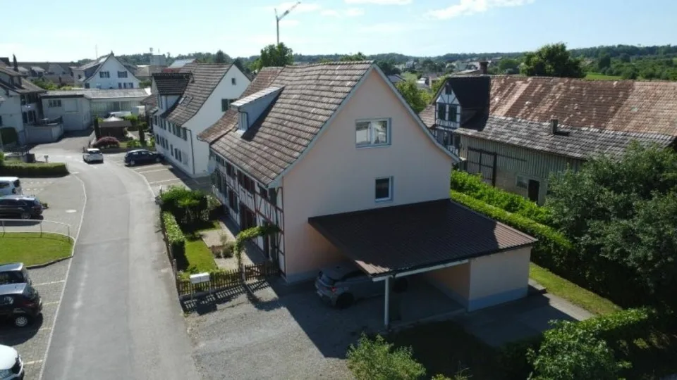 Viele Nutzungsmöglichkeiten mit 7.5 - Zimmer