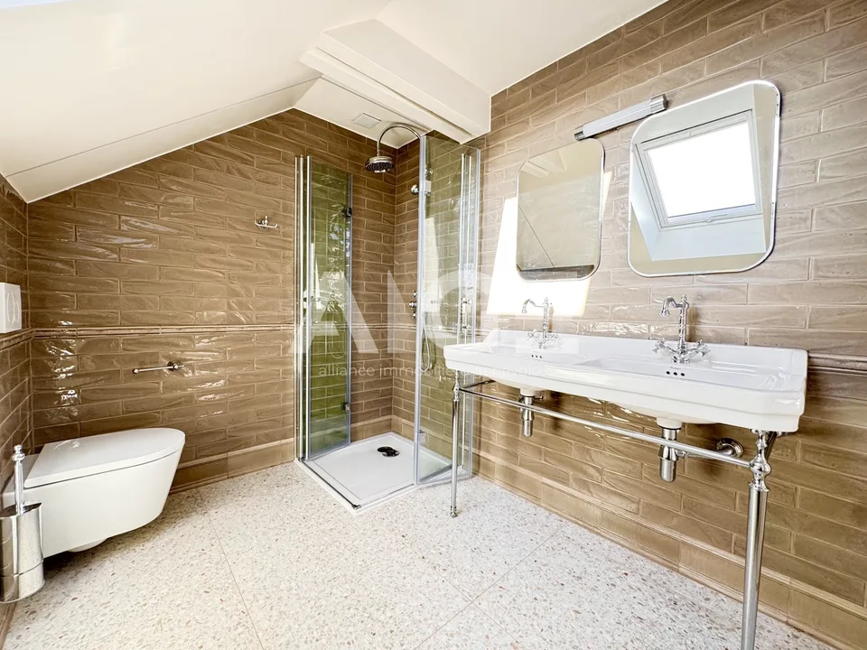 Magnificent character villa fully renovated