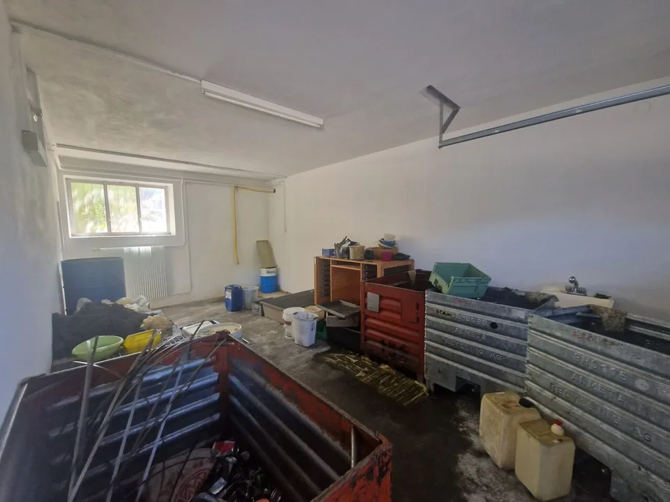 Fabbrica con 2 appartamenti in vendita a Courfaivre