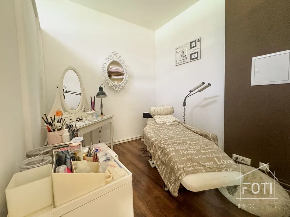 Boutique for Sale with Large Area in Aigle