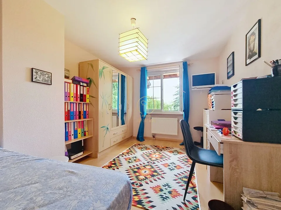 RENENS - Villa mitoyenne de 5.5 p. avec grand jardin. Pas inscrite dans une PPE.