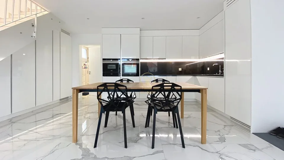 CHAVANNES-SUR-MOUDON - helle individuelle Neubau mit 6 Zimmern auf 3 Ebenen